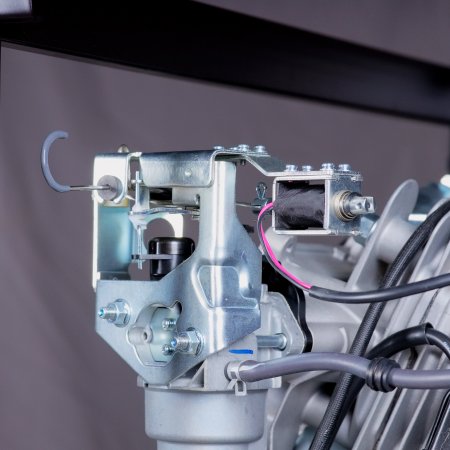 Бензиновый генератор с электростартером и коннектором автоматики FUBAG BS 7500 A ES в Ульяновске фото